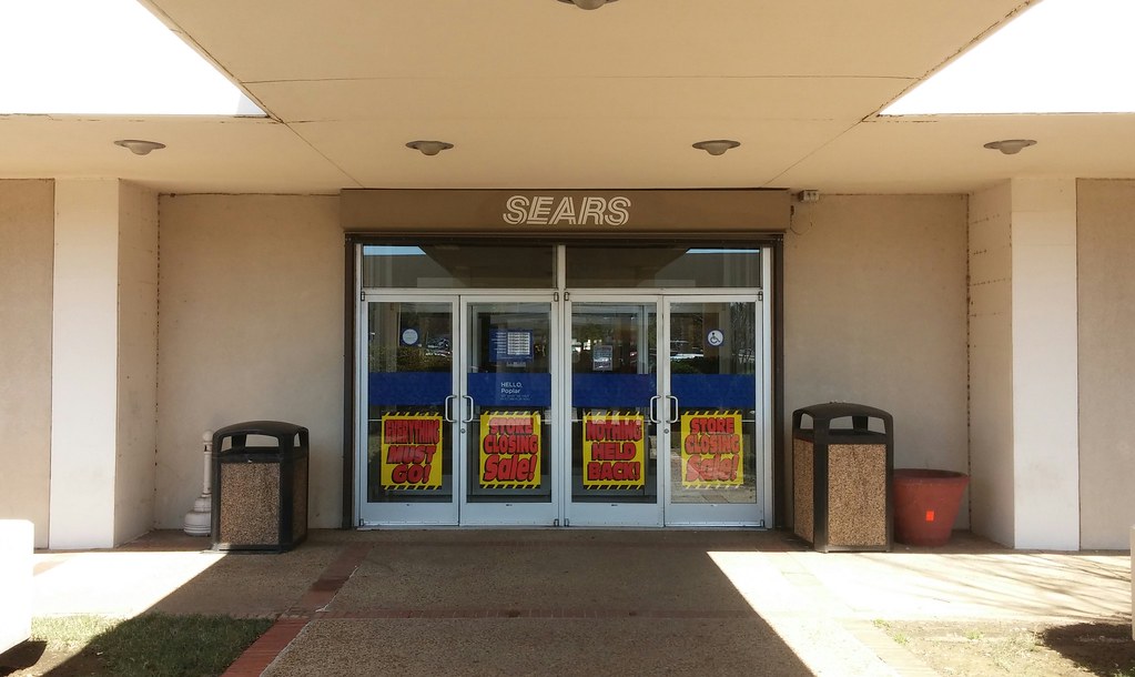 Poplar Avenue Entrance A look at the Sears entrance facing… Flickr