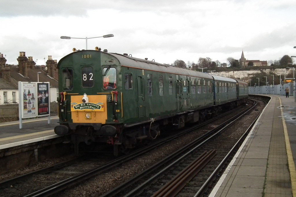 1001 Strood Hastings DEMU Class 201 unit No. 1001 stands… Flickr