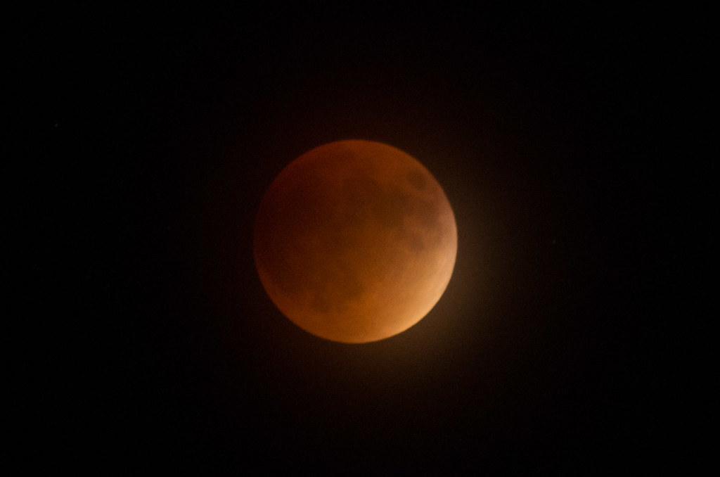Lunar eclipse Lunar eclipse near Bryce Canyon, Utah Floris