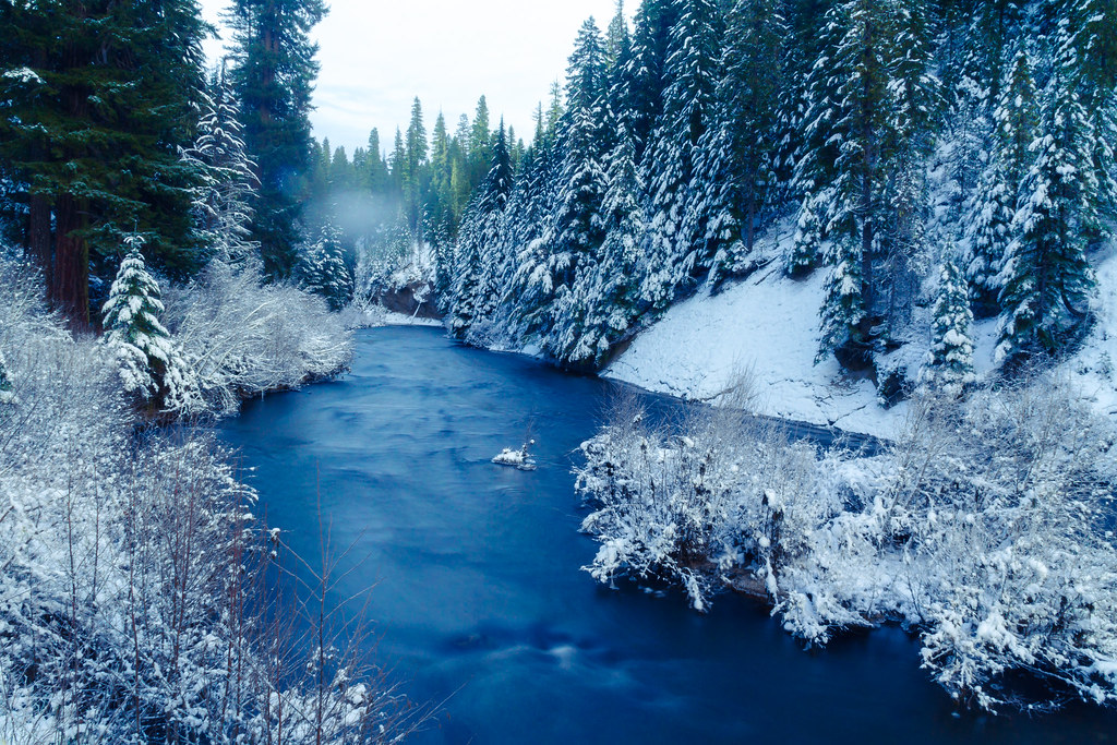 Blue river Thought I'd got a smudge on my lens when flicki… Flickr