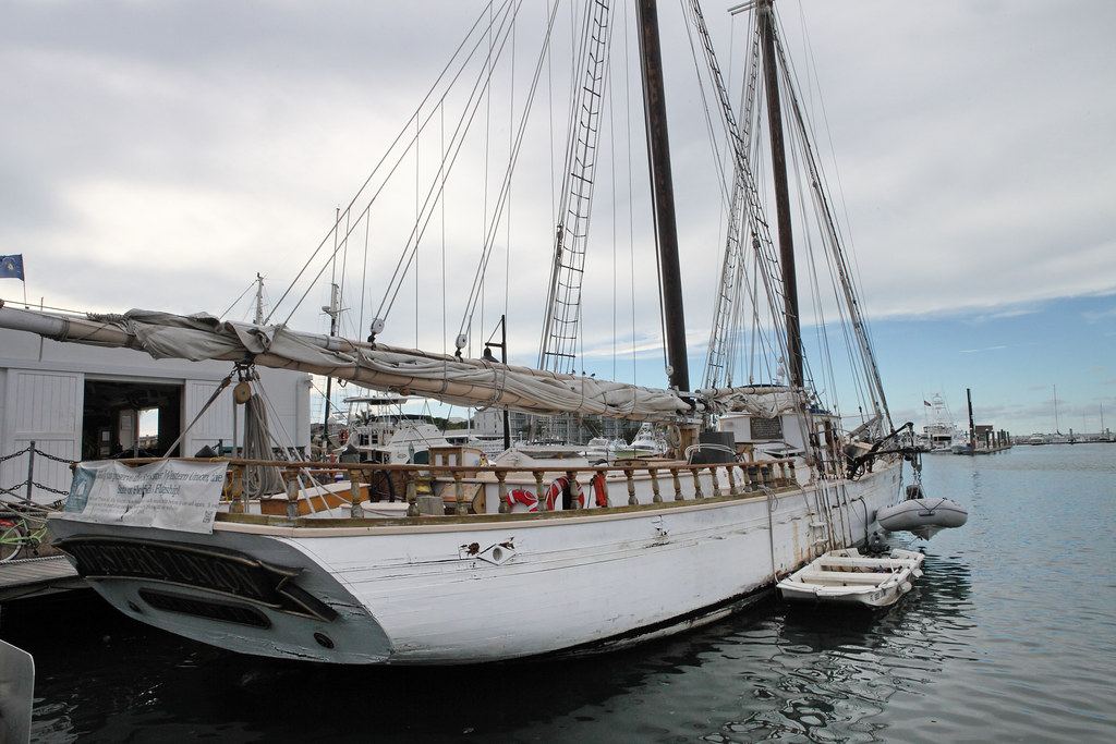 Western Union in the Harbor The Western Union boat in a ha… Flickr