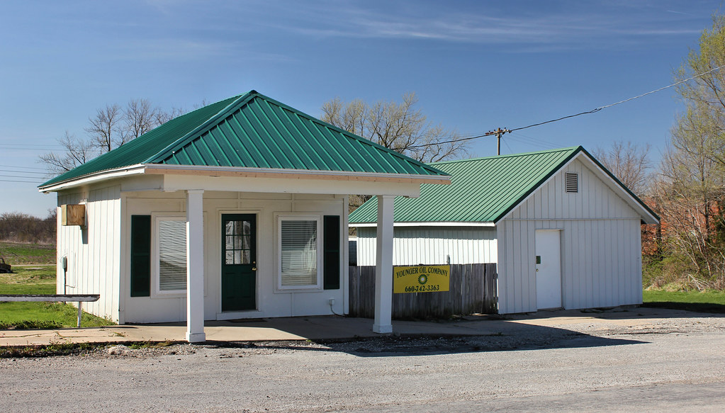 Gas Station Elmo, MO Tom McLaughlin Flickr