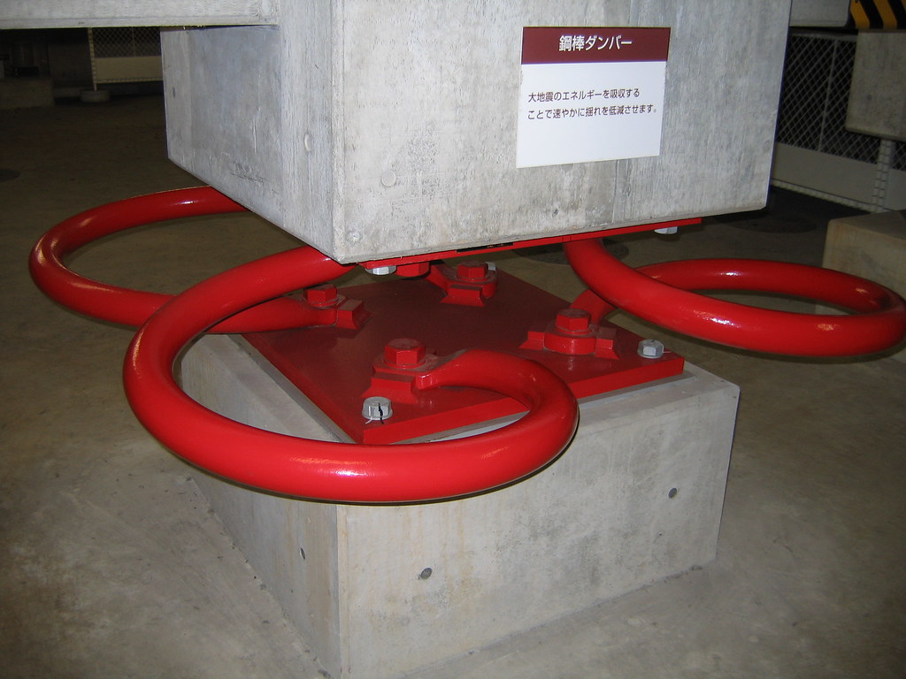 Earthquake Springs under the Fire Bureau Building 06/20/05… Flickr