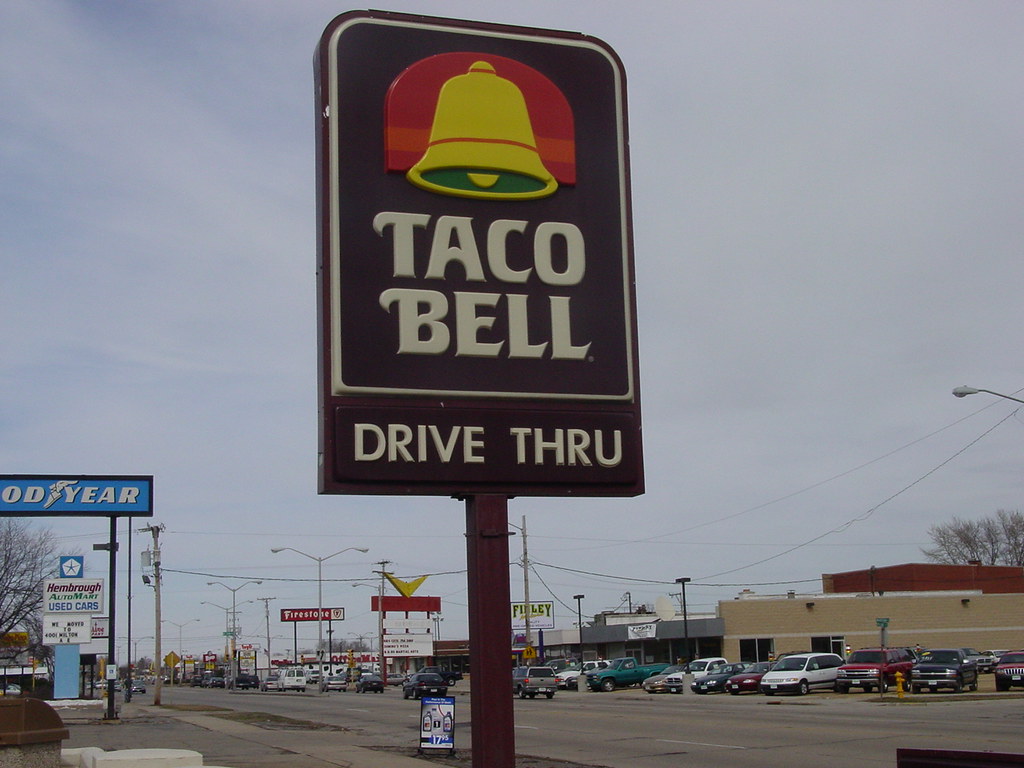 Taco Bell at Milton Avenue This sign is soon to a p… Flickr