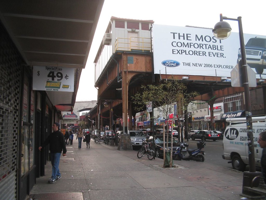 Ditmars Blvd (N)(W) The physical end of the line at the Di… Flickr
