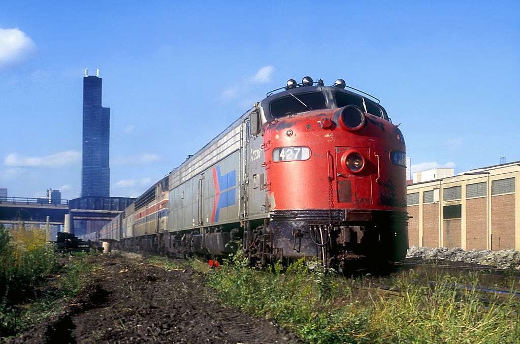 Amtrak E9 427 Amtrak E9 427 at about 18th Street in Chicag… Flickr