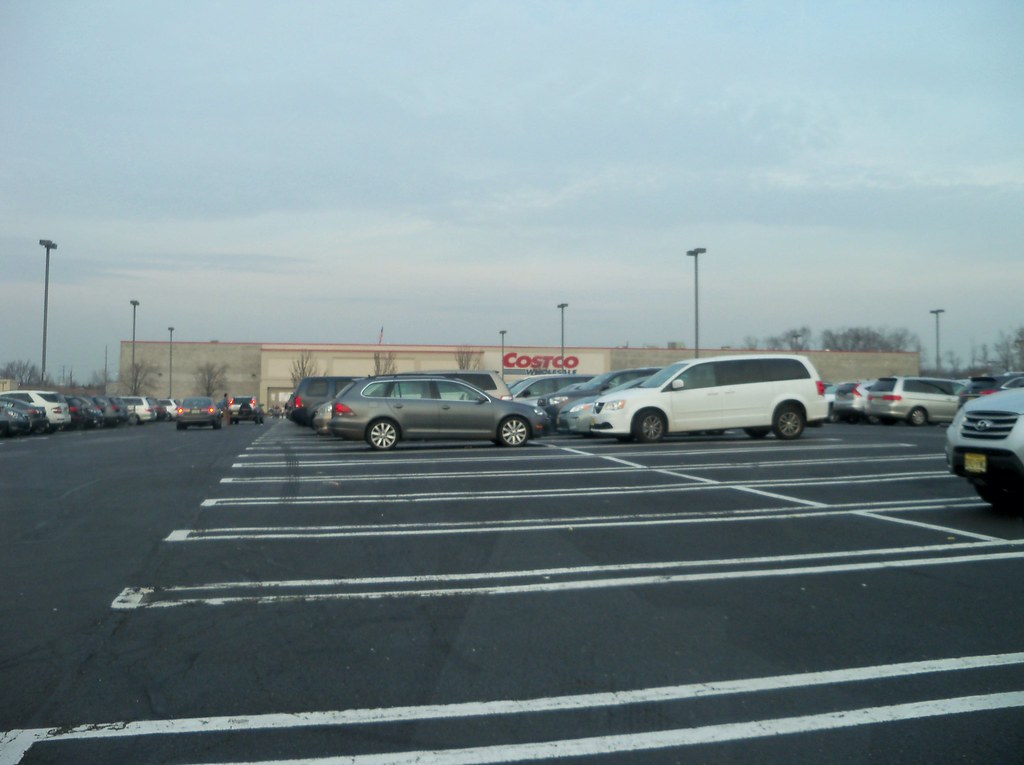 Bradlees East Hanover, NJ 156 Rt. 10; opened in 1989 as … Flickr