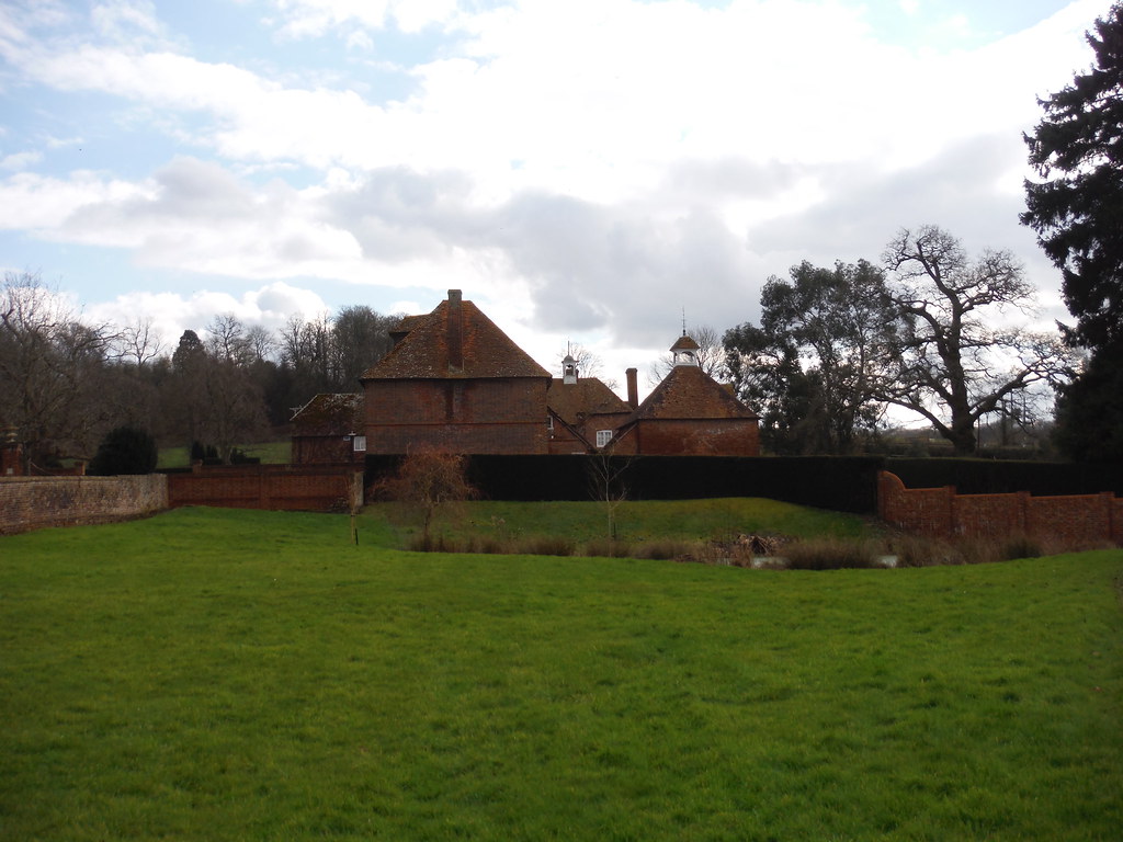 Bucklebury House SWC Walk 117 Aldermaston to Woolhampton (… Flickr