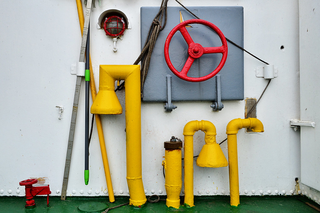 Yellow Pipes Interesting vessels turn up in the marina ove… Flickr