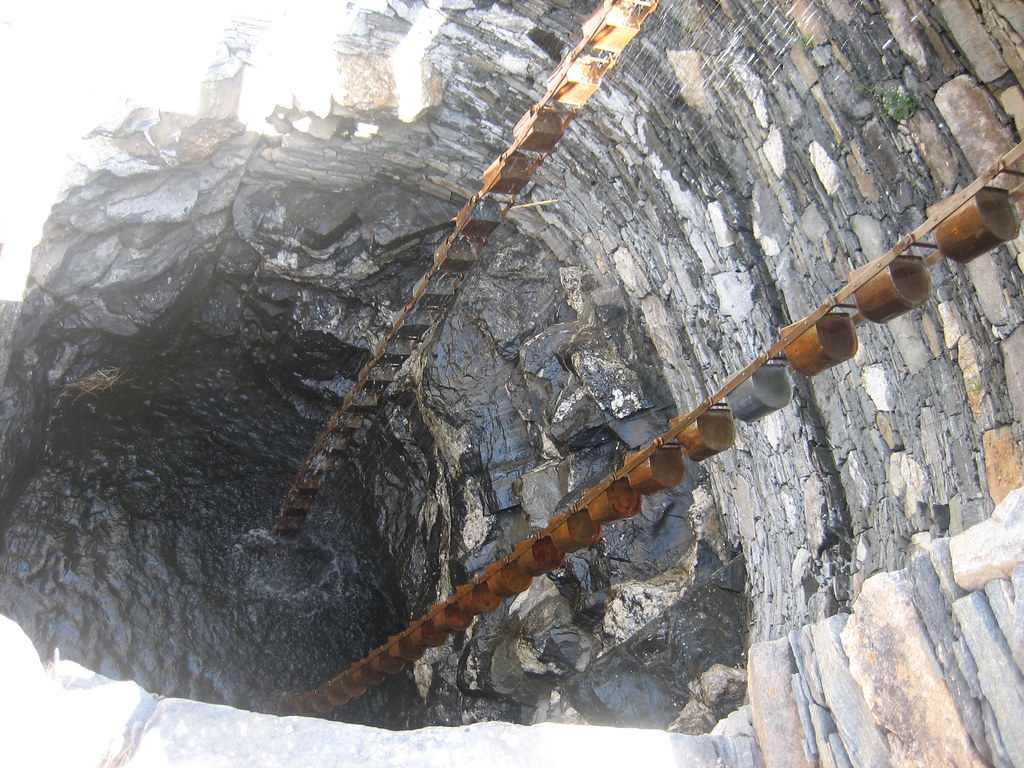 Rajasthan Well well well 40 foot well buckets lifting … Flickr