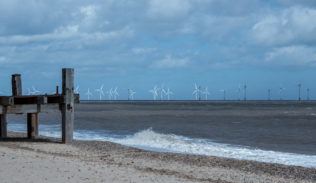 Wind turbines off Great Yarmouth, Norfolk, UK From the bea… Flickr