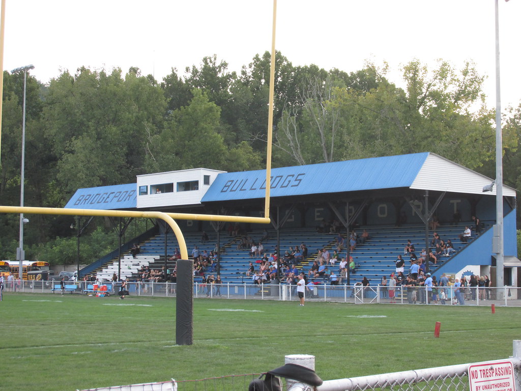 2015 HSF Wk 1 Ohio Bridgeport v. Valley (WV) HS Football Flickr