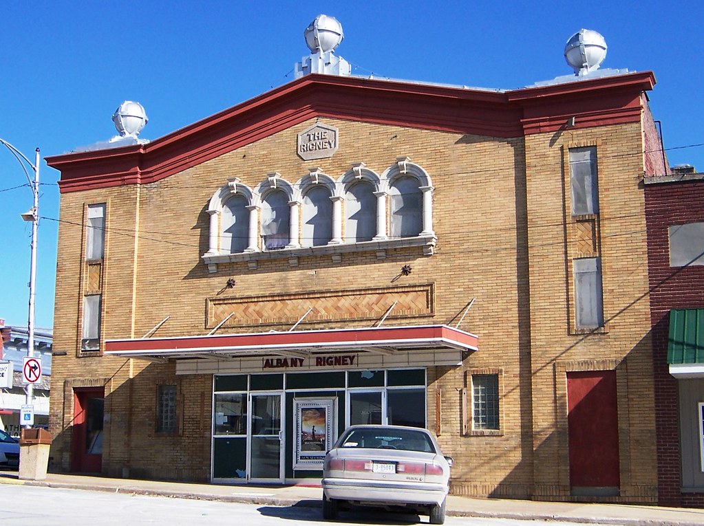 Albany, MO Rigney Theater Get a load of those large orname… Flickr