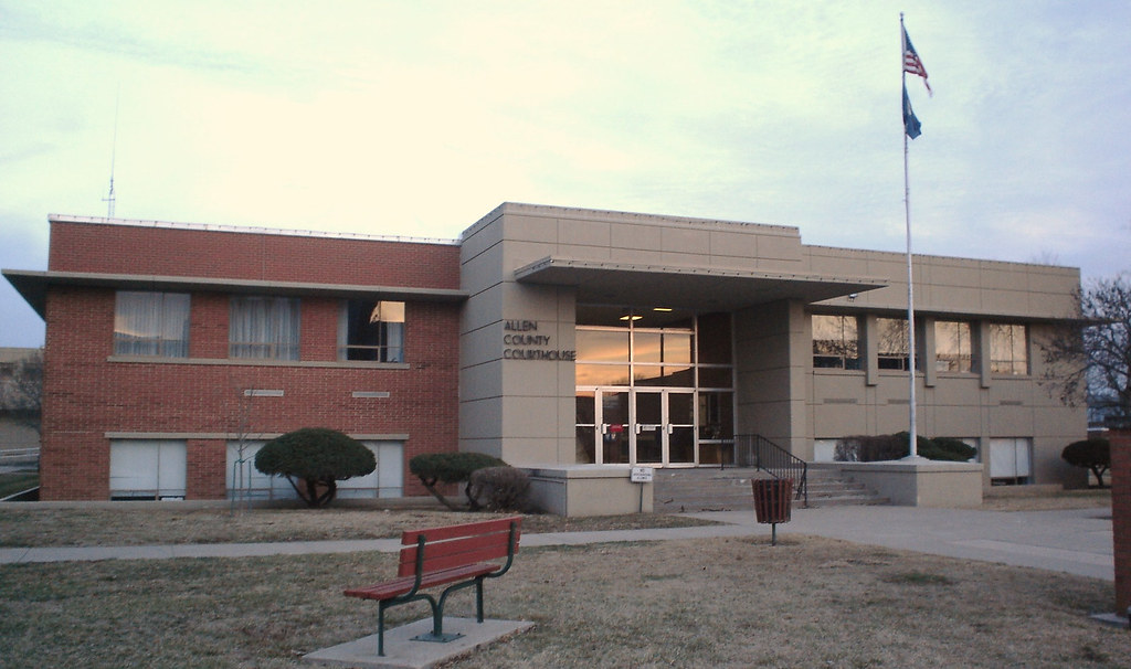 Allen County Courthouse (Iola, Kansas) This courthouse was… Flickr
