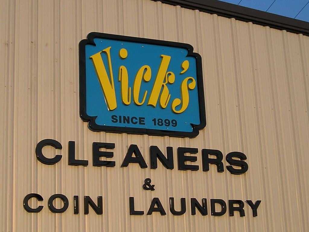 Vick's Cleaners & Coin Laundry Kinston, NC. Tom Flickr