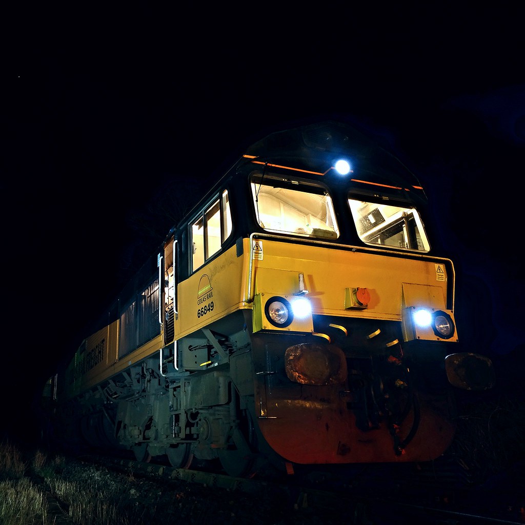66849 llanidloes Rd crossing 66849 peers out of the gloom … Flickr