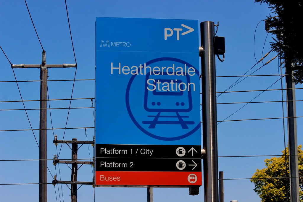 Heatherdale Station Illuminated Sign Metro Heatherdale Sta… Flickr