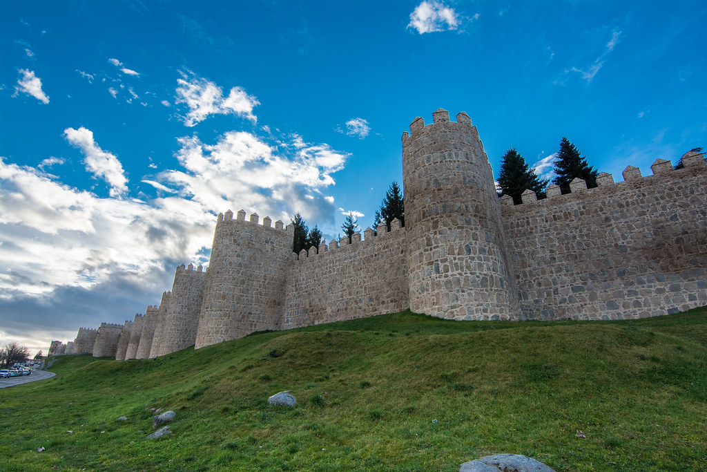 Ávila Ávila (Spanish pronunciation [ˈaβila]; Latin Abila… Flickr