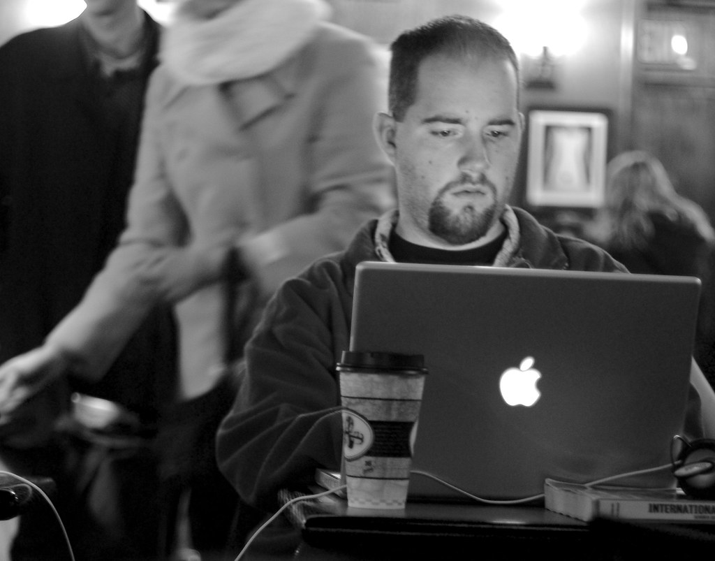 iCoffee Mac Users galore at The Bitter End in Grand Rapids… Flickr