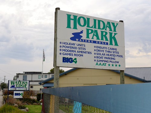 waters edge holiday park lakes entrance 75kombi Flickr