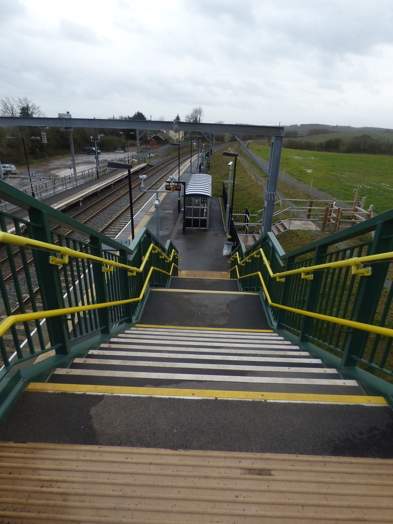 Alvechurch Station new footbridge and lifts Return to Al… Flickr