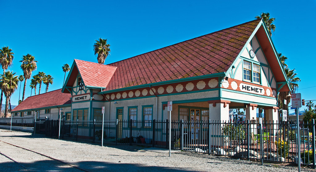 Hemet, CA train station Built in 1914 by Santa Fe near the… Flickr