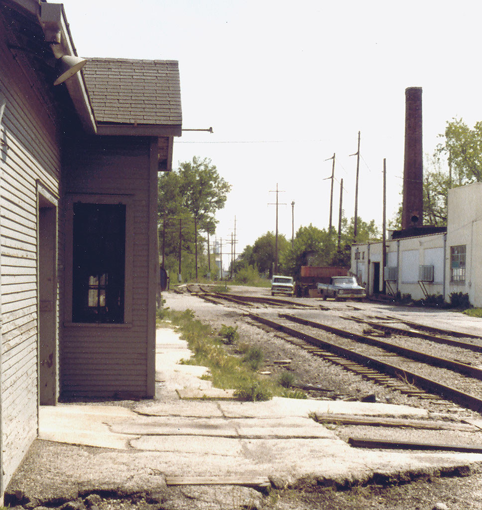 IC Depot Litchfield, IL. Looking South IC Depot Litchfield… Flickr