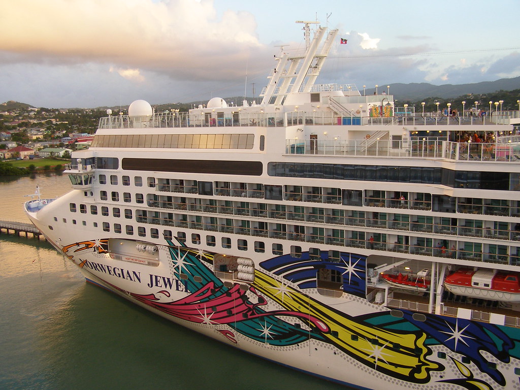 Norwegian Jewel The NCL Norwegian Jewel docked in Antigua lee fuller Flickr