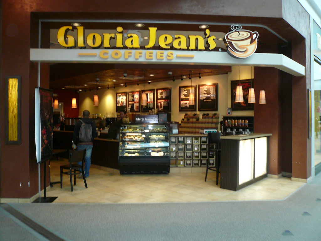 gloria jeans infront the coffee shop Avivar Vu Flickr