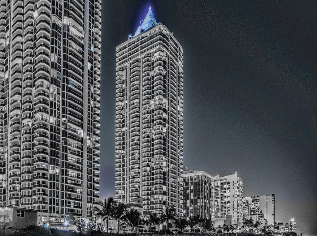Blue Diamond Tower, 4779 Collins Avenue, Miami Beach, Flor… Flickr