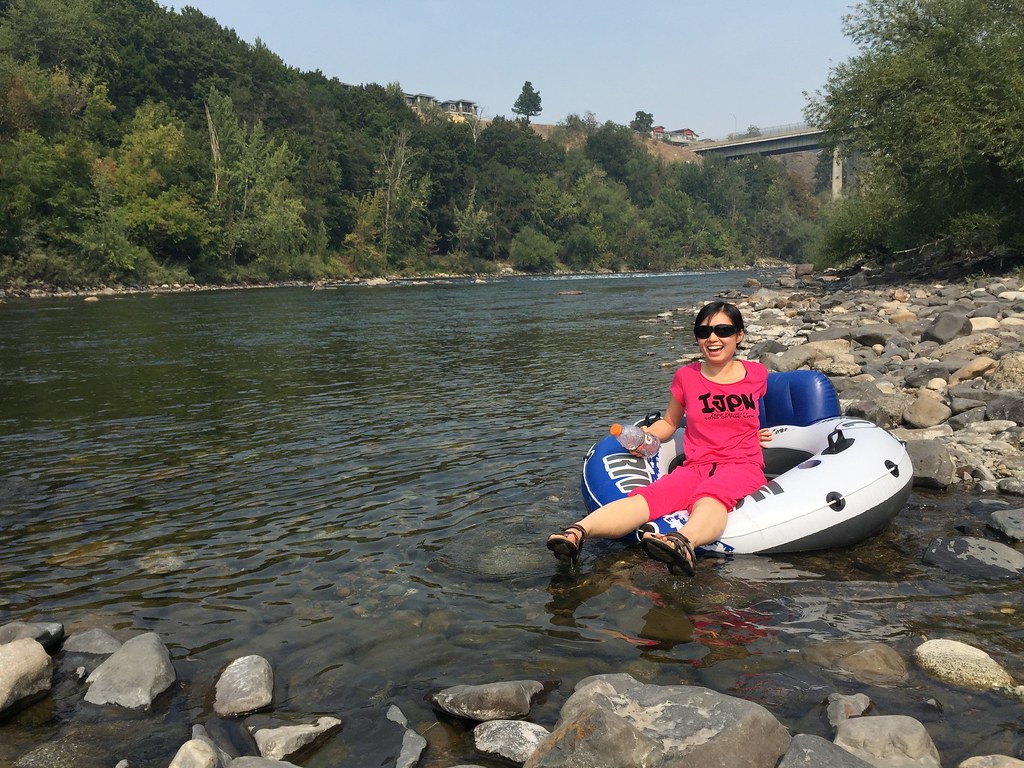 20150823_142656_Innertubing_Spokane_River_Pnina_Lucy Flickr