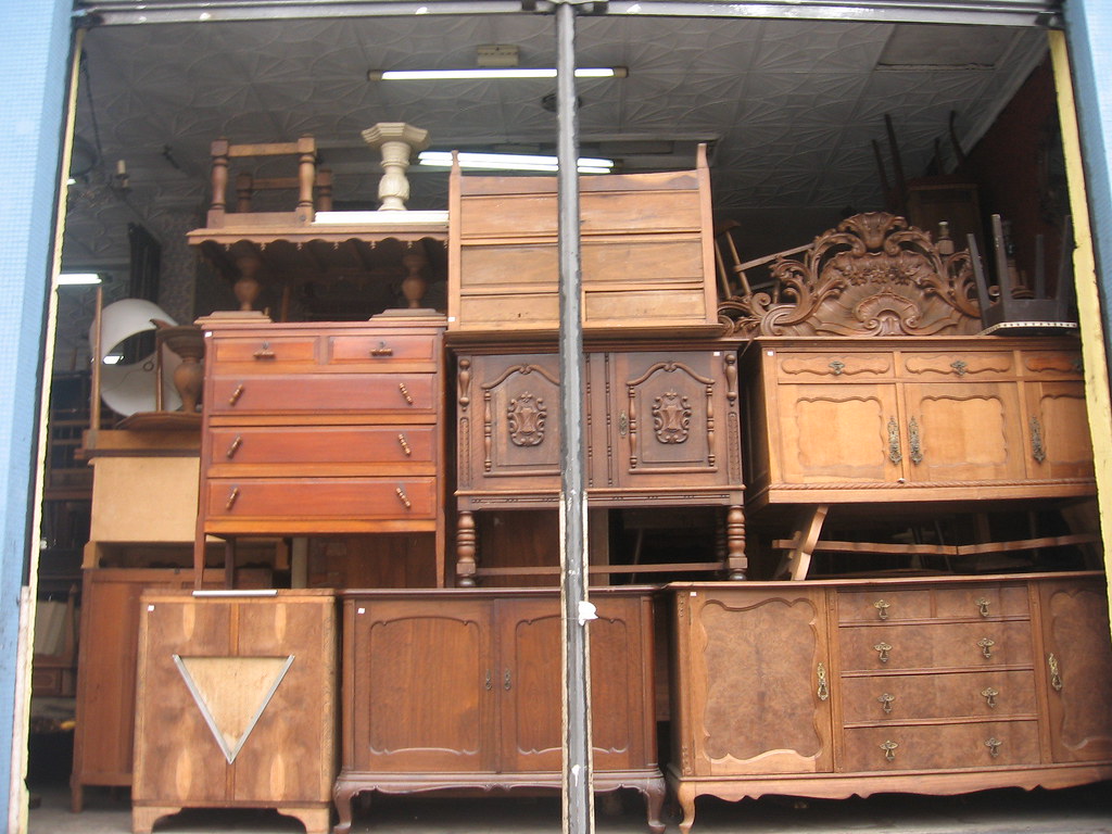 São PauloBela Vista/Bixiga.MÓVEIS ANTIGOS a photo on Flickriver