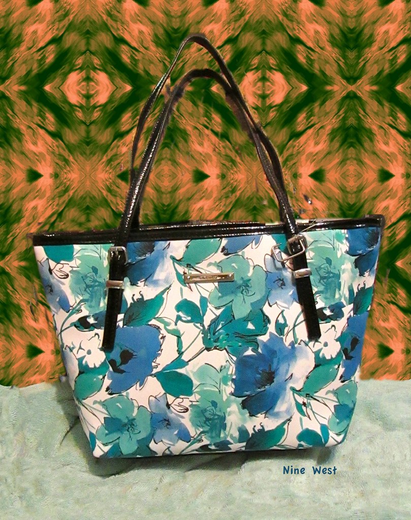 Summer Purse New Nine West vinyl handbag. If i paint pink … Flickr