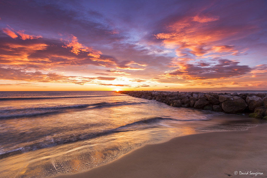 Mediterranean Sunrise. Dawn in a place near my hometown Va… Flickr