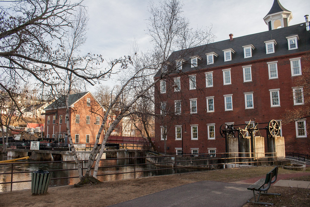 laconia1 Laconia, New Hampshire Tyson Luneau Flickr