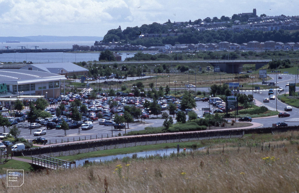 Grangemoor Park, view over pond to Penarth Head, 13th July… Flickr