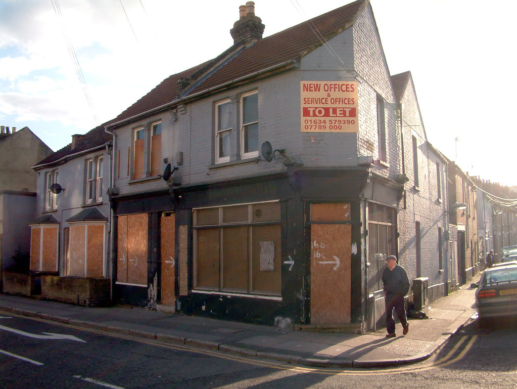 Magpie Hall Road Chatham Abandoned shop near Luton Arches Flickr