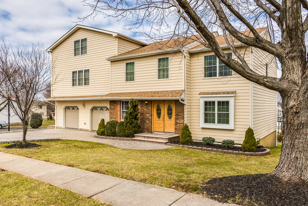 Ellison Avenue in North Edison, NJ 08820 5 Multiple exposu… Flickr