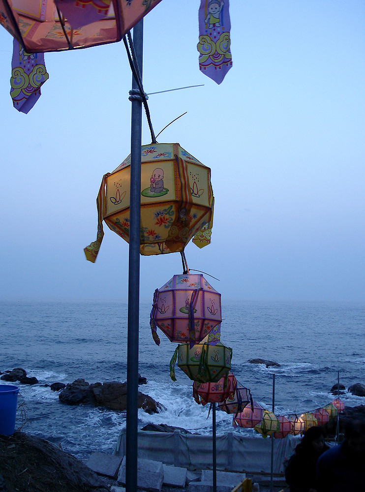 Lanterns on the beach The lanterns sway peacefully in the … Flickr