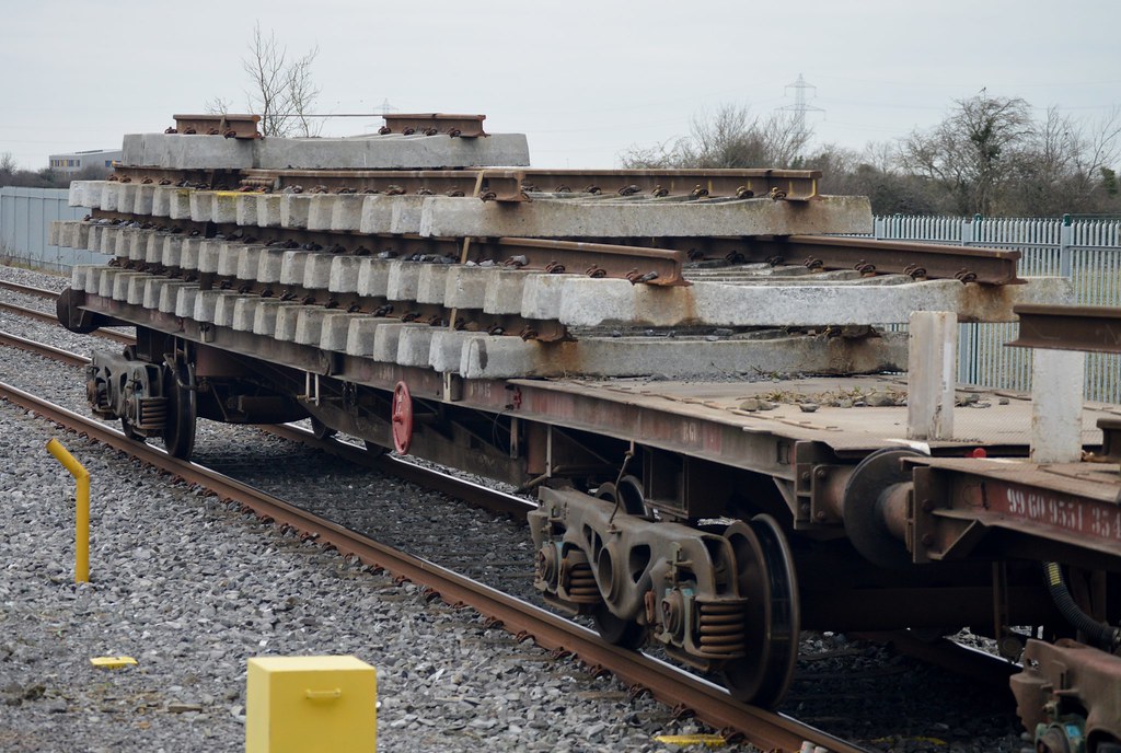 Flat Wagon A close up of one of the flat wagons running in… Flickr