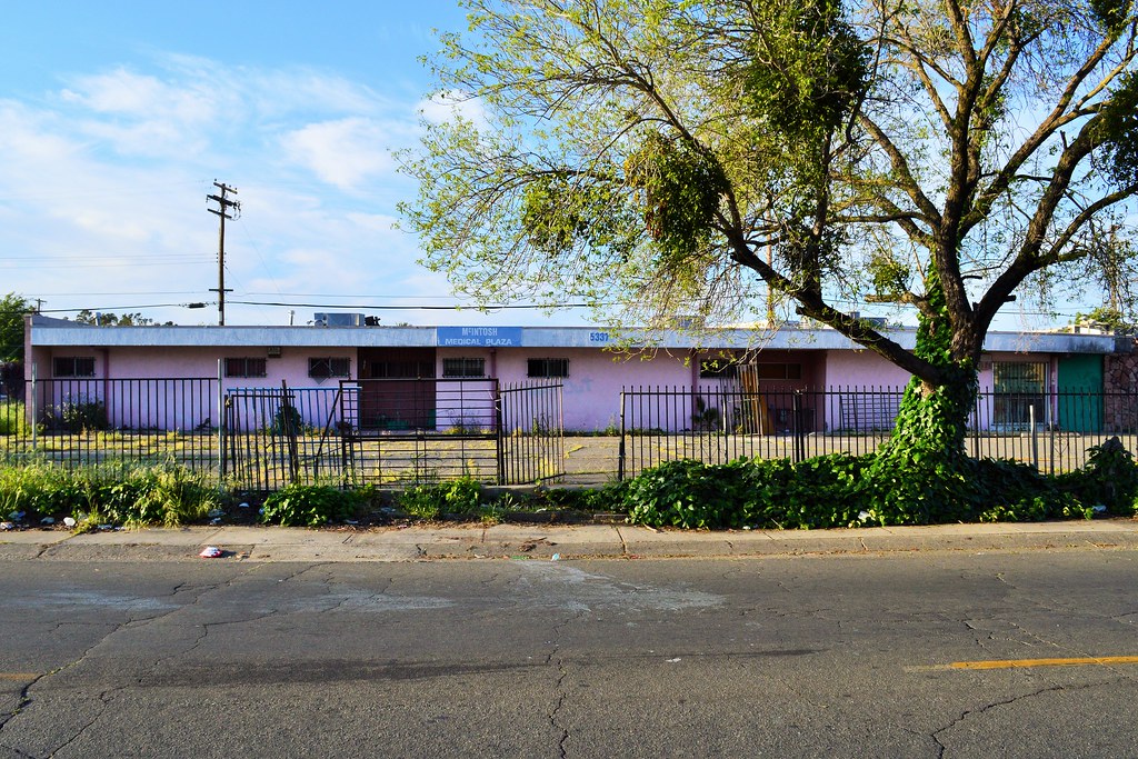 Come in / Keep Out the former McIntosh Medical Plaza 5337 … Flickr