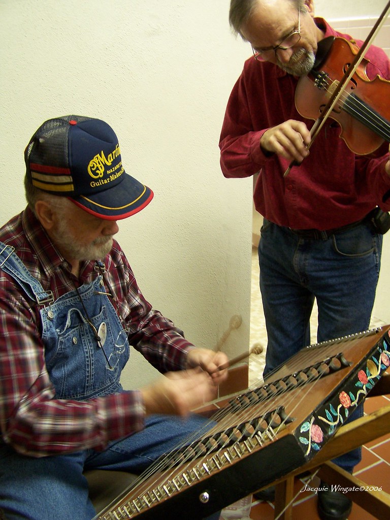Hammer Dulcimer and Fiddle Willy Don on hammer dulcimer Da… Flickr