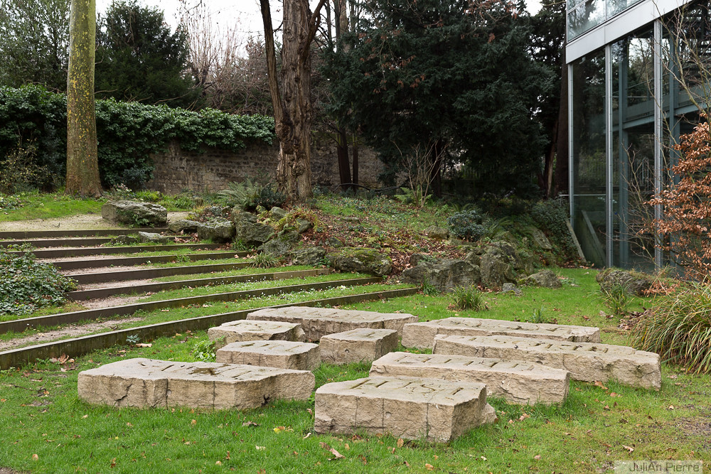 135879_Paris, FondationCartier jardin [LotharBAUMGARTEN