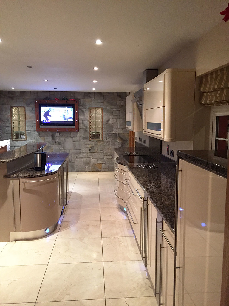 Cream High Gloss Kitchen & Island Cream High Gloss Kitchen… Flickr