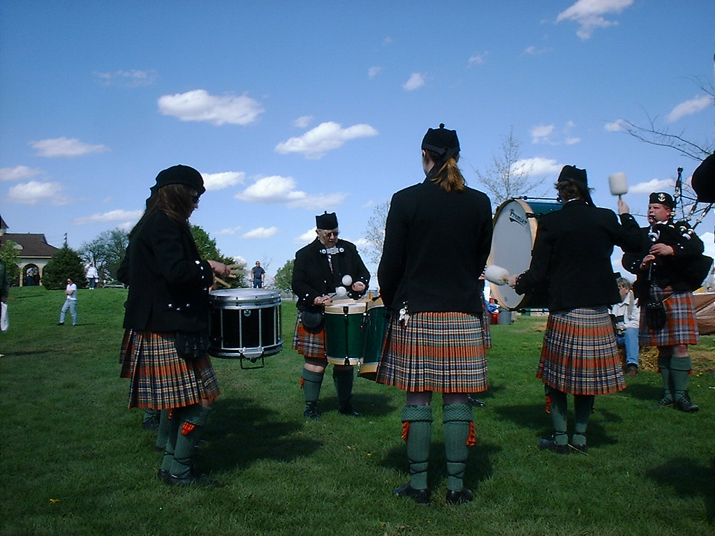 pipes and drums MBK (Marjie) Flickr