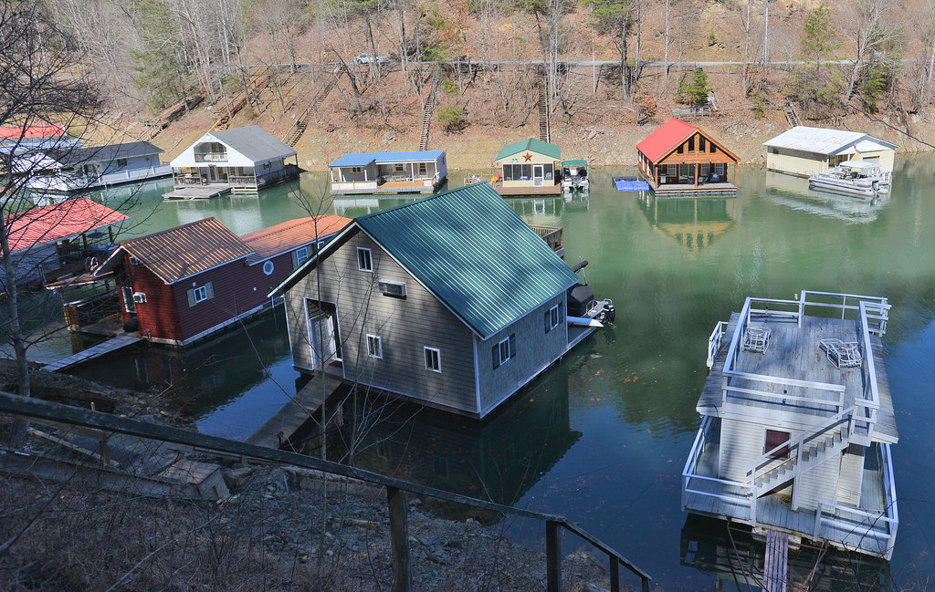 TVA and Floating Houses Laurel Marina on South Holston Lak… Flickr