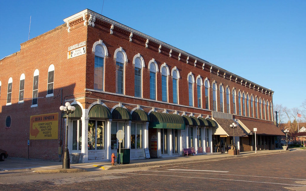 IMG_3281_Windows to history. Arcola, IL. All Rights Reserv… Flickr