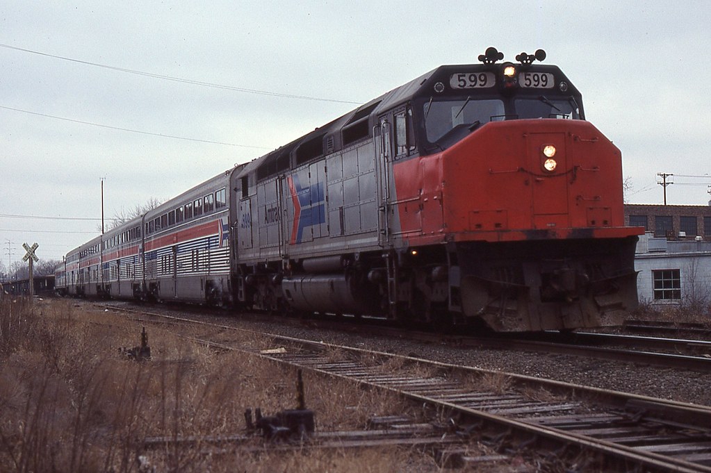 Kent Street Review Amtrak SDP40F 599 leads a 5car Black … Flickr