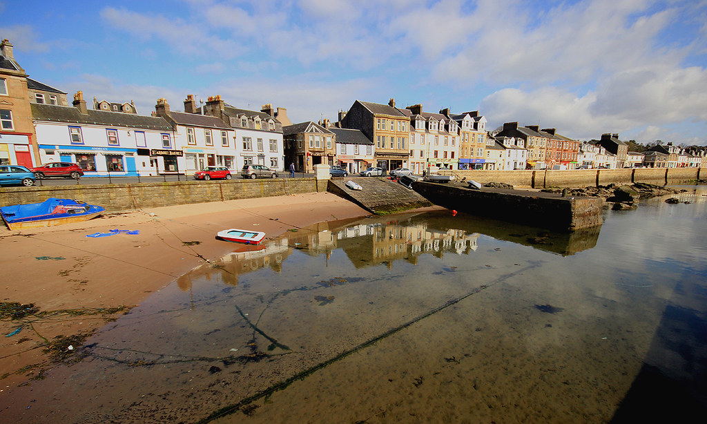 Millport Harbour Millport Harbour Hugh Spicer / UIsdean Spicer Flickr