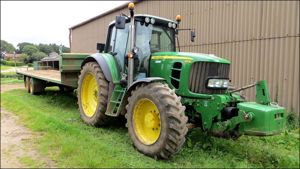 PLUMSTEAD HALL FARM, NORFOLK John Deere 6930 Premium tract… Flickr